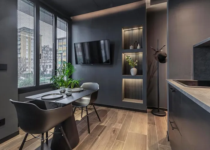 Lungolago Modern Fd كومو