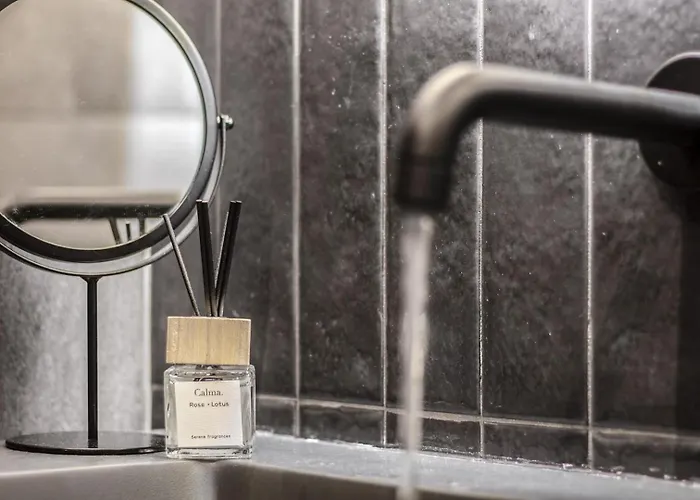 Lungolago Modern Fd * كومو