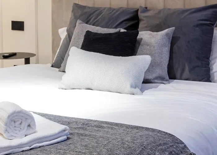 Lungolago Modern Fd * كومو