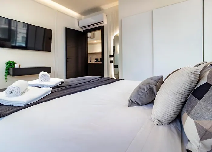 Lungolago Modern Fd * 科莫