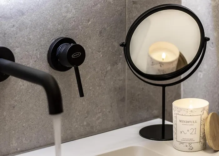 Lungolago Modern Fd شقة كومو